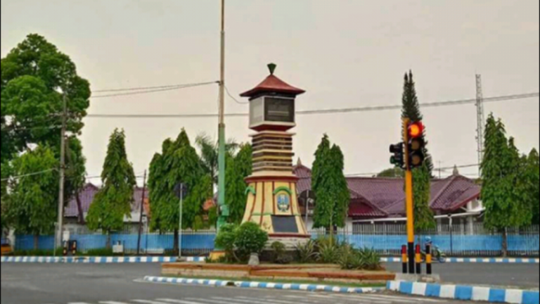 Tugu-Bangkalan.-Foto-dari-internet-P7fcb8ad307e7a846