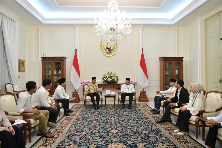 DPP Mahasantri menyampaikan  sejumlah permasalahan  dunia pesantren di hadaoan Wakil Presiden RI, Gibran Rakabuming