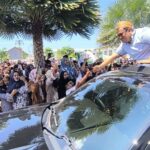 Puluhan Ribu Orang Menyambut Kedatangan Haji Her Setibanya di Pamekasan, Minggu (12/4/2026)